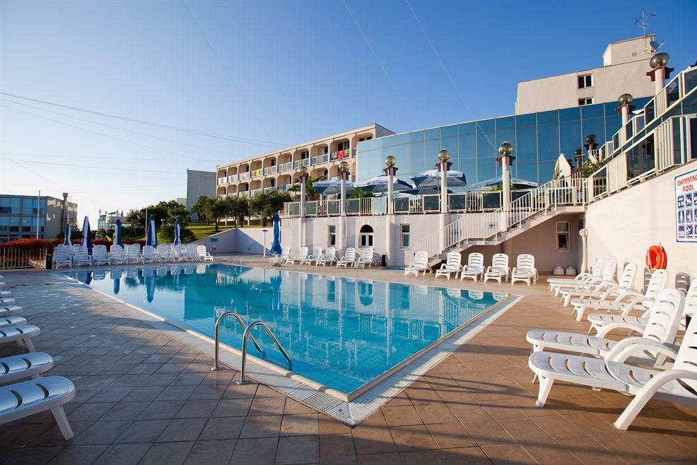 Hotel Istra Plava Laguna بوريتش المظهر الخارجي الصورة