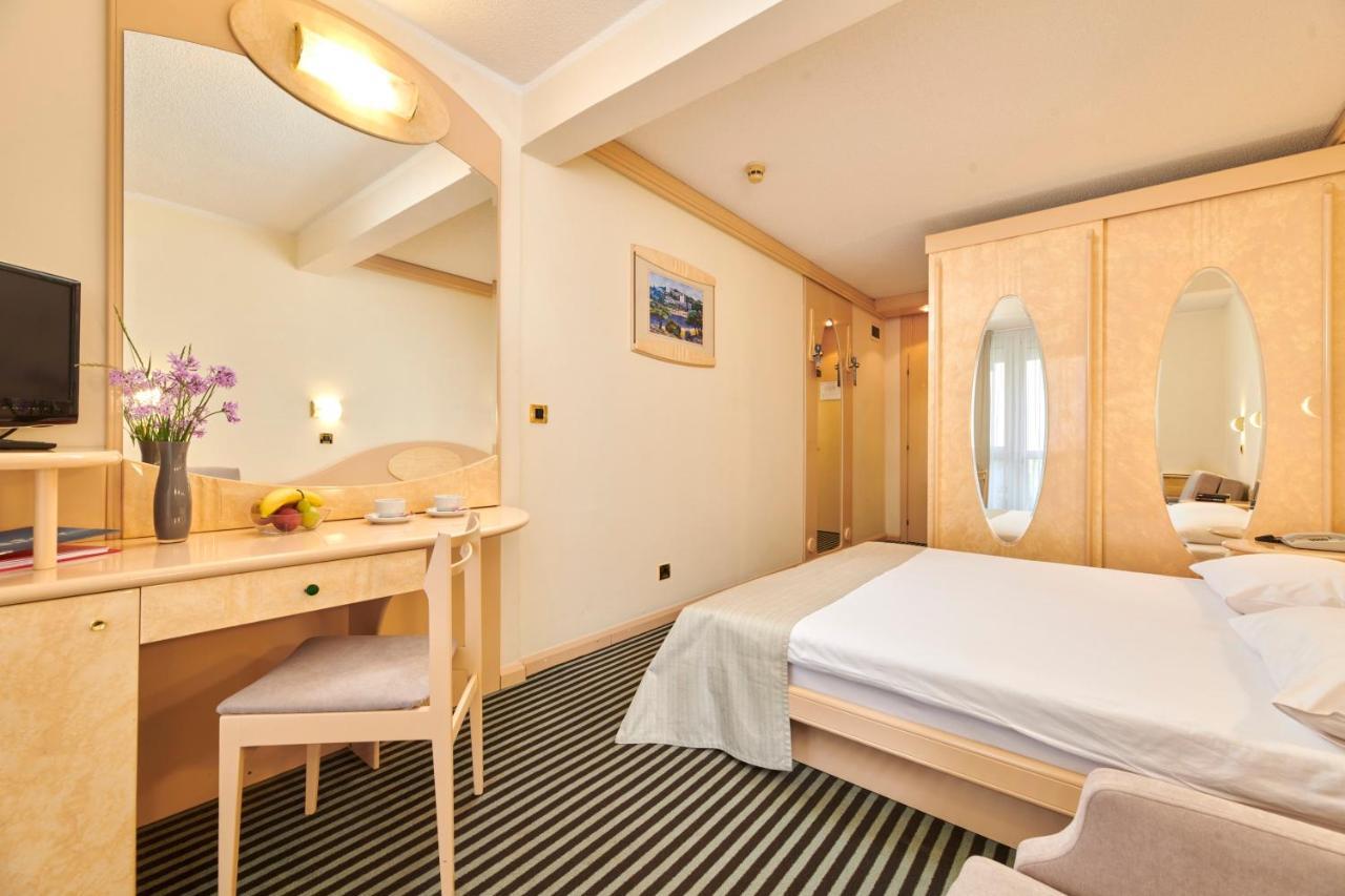 Hotel Istra Plava Laguna بوريتش المظهر الخارجي الصورة